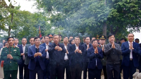 Ơi Tô Lâm čuh ñang h’ŭ hơdor tơngia kơ hơdôm rơnuk pơtao Hùng