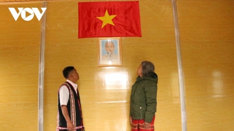 CHR’VA RAU BHUI HAR TƠỢ PAZÊNG ĐHR’NONG ĐONG T’MÊÊ 