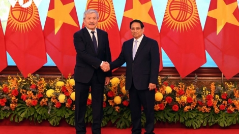 Pôa Phạm Minh Chính, Ngế pro xiâm hnê ngăn tơnêi têa hôp tơpui ƀă Ngế pro xiâm hnê ngăn kong têa Kyrgyzstan