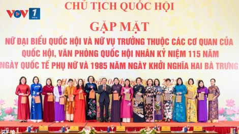 CHỦ TỊCH QUỐC HỘI TR’LUM MẶT LÂNG APÊÊ PÂN ĐIL ĐBQH LÂNG PÂN ĐIL T’COOH XA NAY ÂNG QUỐC HỘI