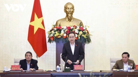 Kruanh Quốc hội Trần Thanh Mẫn ƀư tơm rơh rƀŭn bah Ban Thường vụ Đảng ủy Quốc hội