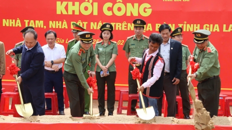 Ală càr tàm tiah Tây Nguyên pơn đơl pràn lơh ngan lơh sir broă lơh tơn jơh hìu lơh ing, hìu ồm sèt ñhăt dà mìu lài mờ kàl mìu nam do  