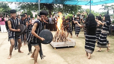 Bơto bơtê cau lòt lơh broă ngài