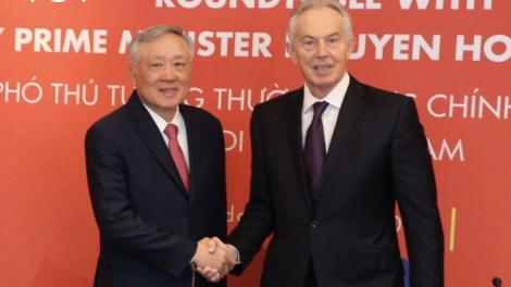 K’iăng Khua knŭk kna Nguyễn Hòa Bình  drông Khua knŭk kna hđăp mơ̆ng Angle Tony Blair 