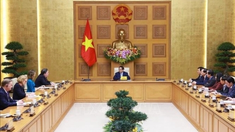 Thủ tướng Phạm Minh Chính sơng Bơngai tang măt ăn teh đak Mi tơ̆ Việt Nam