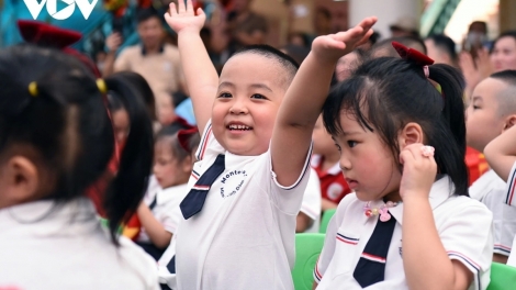 BỘ CHÍNH TRỊ QUYẾT ĐỊNH ĐOỌNG K’GOOH ZÊN HỌC HA HỌC SINH HỌC TRƯỜNG NHÀ NƯỚC COH PRANG K’TIÊC