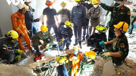 Mpồl dong kờl cau gơtìp rềs àr lơgar Việt Nam dê jàu 30 tấn phan bơna dong kờl lơgar Myanmar lài mờ tŭ rê hờ lơgar 