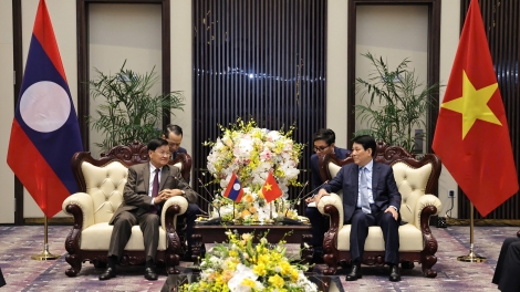 Củ tịc lơgar ồng LươnCường wă Tổng Ƀí thư, Củ tịc lơgar Lào ồng Thongloun Sisoulith