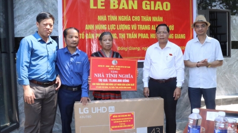 TÂY GIANG PA ĐỚP ĐONG LIÊM LOOM ĐOỌNG HA MANUYH ĐONG ANH HÙNG LLVT NHÂN DÂN