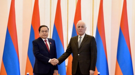 Củ tịc Quôk hội ồng Trần Thanh Mẫn tìp mat kấp dờng Kwang atbồ lơgar Armenia 