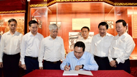  Pôa Trần Thanh Mẫn, Kăn xiâm hnê ngăn Kuô̆k hô̆i veăng a leh hiăng pro klêi tíu xối tơbâ pôa Lê Duẩn, kăn xiâm pơkuâ ngăn Đảng hneăng hdrối