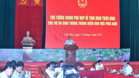Thủ tướng ồng Phạm Minh Chính đơng lam dơ̆ pơrjum bè broă lam lơh jăt ală rơndăp broă lơh gùng lòt tờm tàm tiah đah Jum dà lơgar