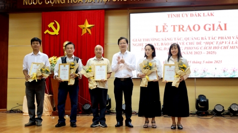 32 klei čih, hră klei mrâo ba bi lông hŏng akŏ “Hriăm lehanăn hlue ngă knhuah mngač Hồ Chí Minh” mâo mă klei pah mni