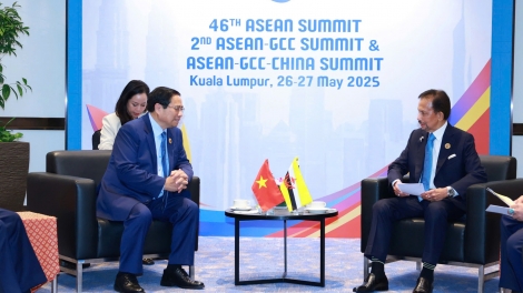 Thủ tướng teh đak bơ̆n tơƀơ̆p pơma dơnuh hăm ƀok pơtao teh đak Brunei 