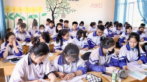 Dak Lak nsrôih nchrăp an rơh tâm rlong tốt nghiệp THPT tĭng Bôk nău kan ntĭm nti phổ thông 