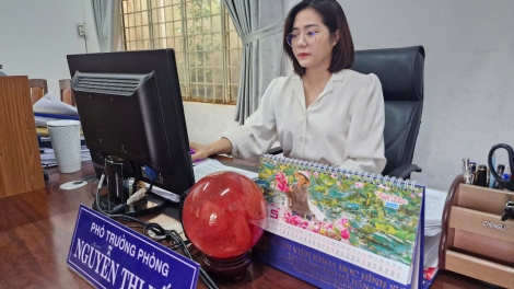 Khu ƀai: Pơhlêh kân tung rah xo iâ mơngế pro pơkuâ, mêamơnúa a on pá puât mơnúa kăn ƀô̆  Ƀai 1: Mâu vâi kơdrâi mơ-eăm cheăng pa ngiâ