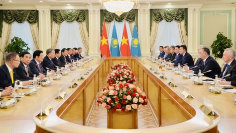 Tổng Ƀí thư ồng Tô Lâm cri bơyai mờ Kwang atbồ lơgar Kazakhstan 