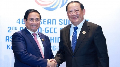 Pơtrŭt atŏk tơ iung 2 tơdrong vă jang tơƀưh trong gre gĭt kăl hăm Lào