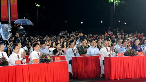 Uă broă lơh tơnkah 135 nam ngai deh Wa Hồ