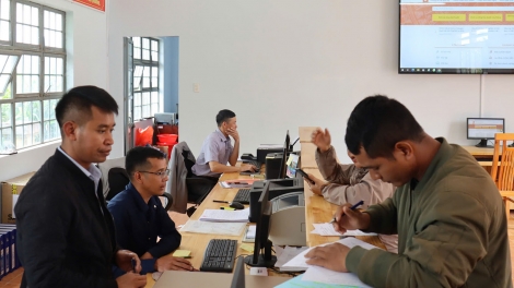 Gum hrŏm hơbit pơjing pran kơtang pơđĭ kyar tơring čar Lâm Đồng 