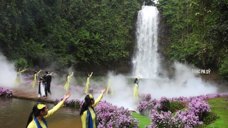 Vi yông ‘nhă kơ ba (Arăng jak kâo rai) (Xơ Đăng)