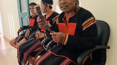 Tơlơi hơ̆k mơak thâo gum pơgôp