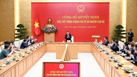 Thủ tướng Cíñ phủ ồng Phạm Minh Chính jàu jơnau lơh nền pồ kwang bàng