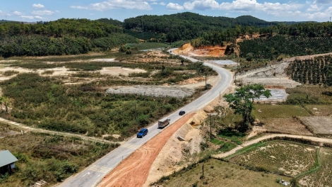 Càr Lâm Đồng tơrgùm bơsong gơkòl broă tơm ntrờn ù tiah 