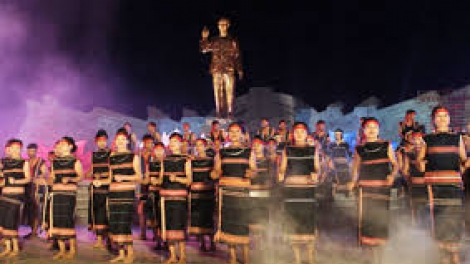 Tây Nguyên ơn Bác đời đời