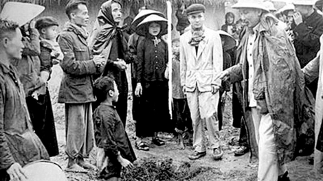 Tây Nguyên ơn Bác đời đời