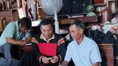 Êđê miền nhây tìu duổi vuồn hoá ziêm ziềm lám lénh khài tía, khài mả