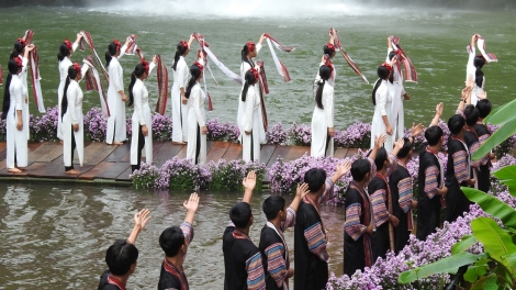 Kơl jrê bung jrê bàng (K’Ho)