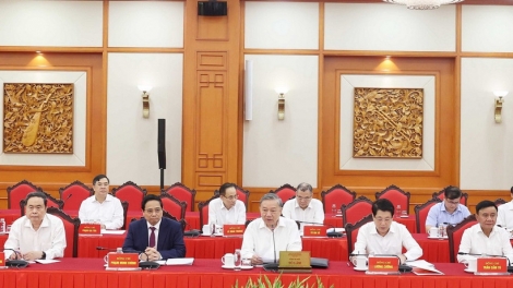 Tổng Bí thư Tô Lâm bơ̆jang hăm Quân uỷ Trung ương  găh hơmet ăn Hop akŏm Đảng bộ Khŭl lĭnh ‘măng mă XII 