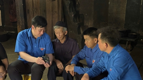 CẰM TOẸN KHUA: “KHỬN MẠNG XÀY KÉ DÈN”