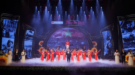 Ta tự hào đi lên! Ôi Việt Nam