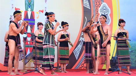 Hát đối đáp tỏ tình