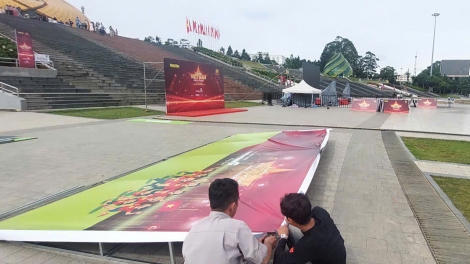 Lâm Đồng man pơkra, mă yua 4 ring bruă ƀrô ngă lơphet 80 thun