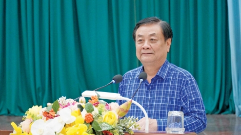 ពត៌មាន ម៉ោង​ ៦