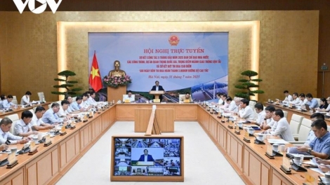 Thủ tướng ồng Phạm Minh Chính đơng lam Pơrjum tơn jơh ing ală broă lơh bơ̆t bơtàu, rơndăp broă lơh kwơ màng dà lơgar