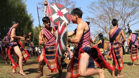 Ba ối dê̆ Dam Teang  (Chàng Teang thương yêu)