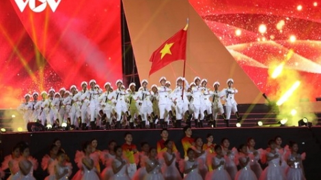 Ta tự hào đi lên! Ôi Việt Nam