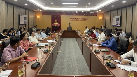 HỘI NGHỊ PRANG K’TIÊC PA CHOOM ĐOỌNG ĐƯƠI DUA BH’RIÊL ÂNG MA NƯIH BHRỢ T’VAIH HA CÁN BỘ ZÂP CÂP ỦY LÂNG CƠ QUAN ĐẢNG