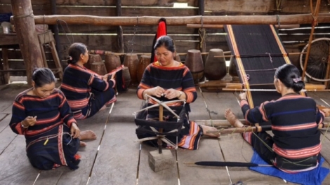 Tanh brai (Bảo tồn dệt thổ cẩm)