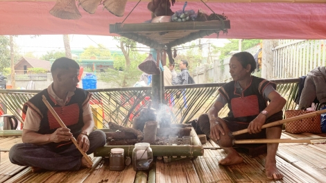 Bơngai Êđê vei răk tơmam pơre tơdra, vei pơhngol kon pơlei 