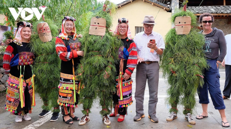 CHREIH MEKRE ADAT ILAMU DUH MUKKEI DI URANG BANGSA LOLO JUK XA LŨNG CÚ