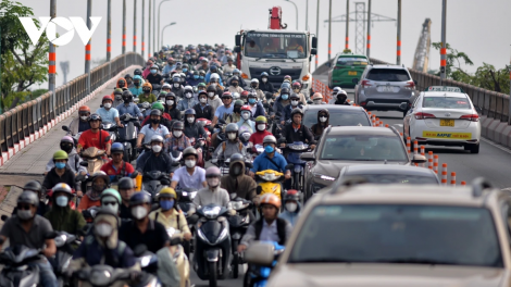 BAN RAYA HO CHI MINH BAHRAU HU LABAIH 12 TRIEU RADAIH, TAGOK DUA MBANG TANEH JALAN URAK INI 