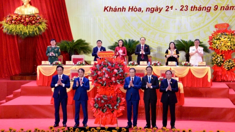 Kruanh Quốc hội Trần Thanh Mẫn râng Đại hội đại biểu Đảng bộ n’gor Khánh Hòa lor bôk năp, năm kan 2025-2030