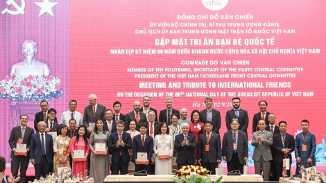 Mâp măt nkah gĭt băl mpôl dak bah dih nkhêp nkah ndray 80 năm Quốc khánh