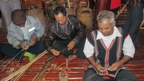 Ƀuôn dhar kreh Klong Trao: kriê pioh knhuah gru, mđĭ kyar kjăp