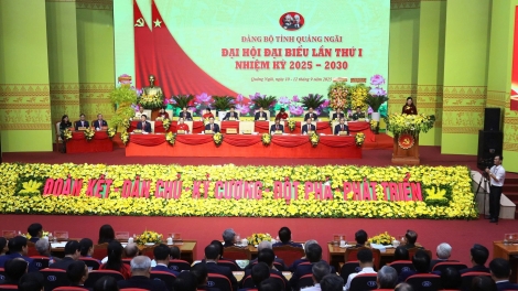 Hop akŏm tih Đang ƀô̆ dêh char Quảng Ngãi ‘măng mă I: Jơhngơ̆m đon lui, trong lăng ‘lơ̆ng păng iung jang